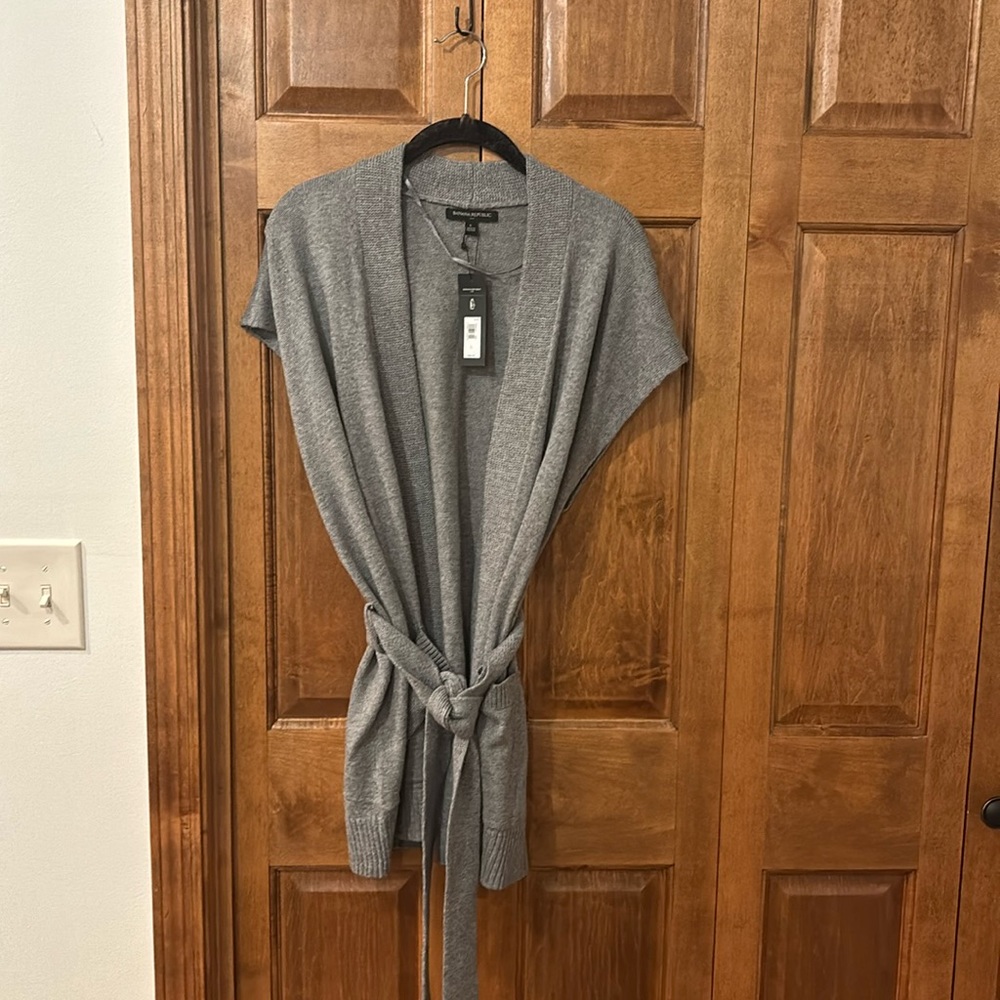 NWT BR gray cardigan vest